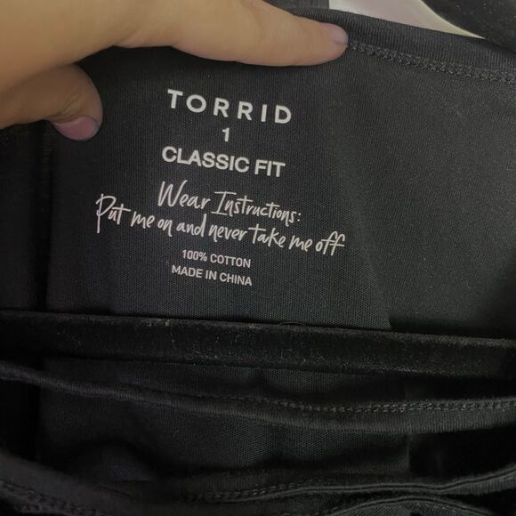 Torrid Gothic Black Tie Front Long Sleeve Blouse, Comfortable, Stretchy Size 1X - Picture 11 of 11